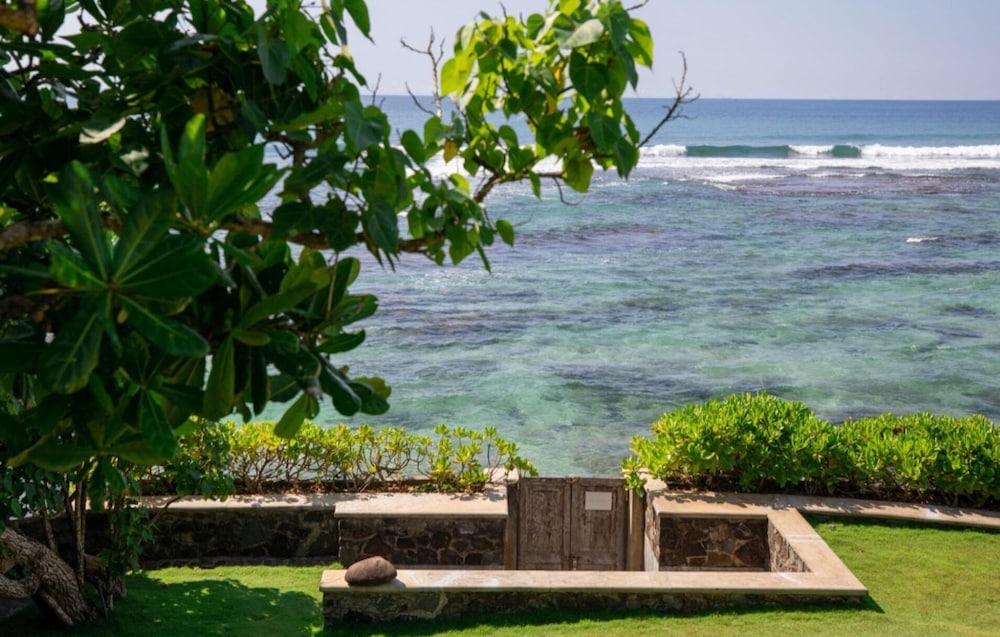 Elevated Family Beach Villa Overlooking Surf Break view 4