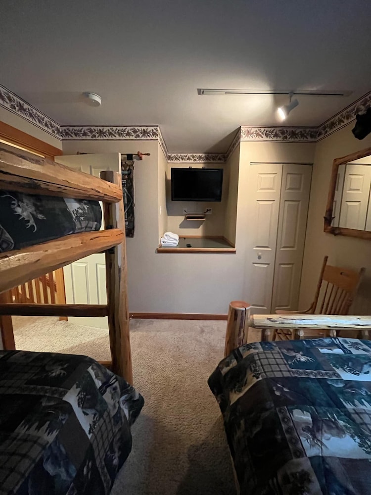 Camp 4 #7: 2 Bedrooms, 2.5 Baths: Slope Side, Gas Fireplace