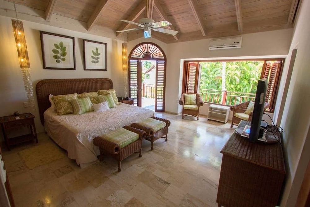 5BR 4.5BA Las Piñas CdC Villa by ASVR view 2