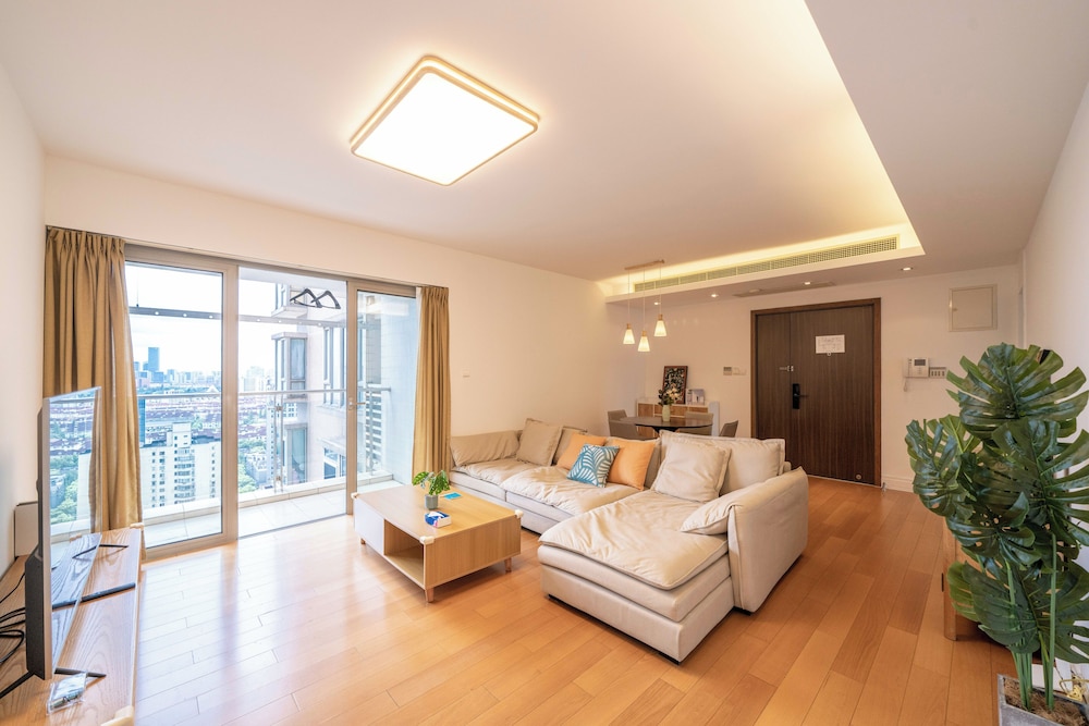 Tyms Modern 3BR 2BA Apt Near Metro