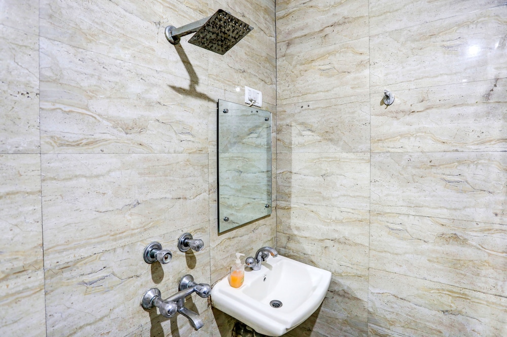 Staybook Hotel Jai Balaji New Delhi Railway Station