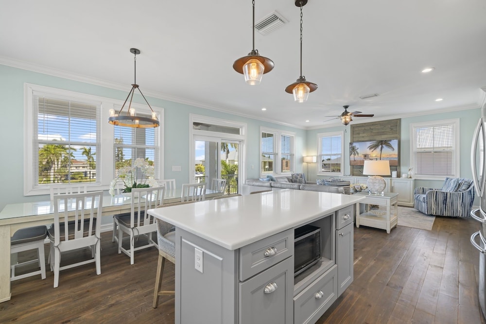 143 Catch And Relax: 5br Home W/ Pool & Spa! 5 Bedroom Home