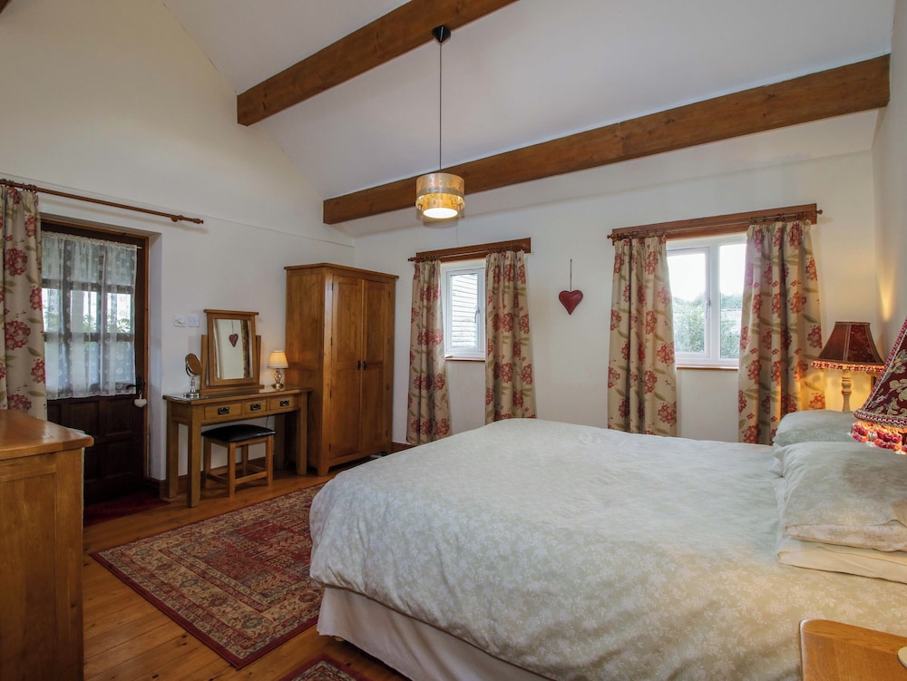 Curlew Cottage view 4