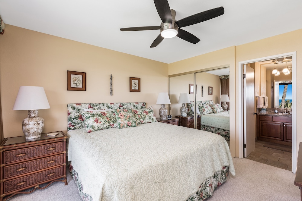 Country Club Villas #216 2 Bedroom Condo