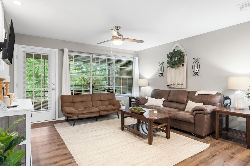 Lakeside Bliss Retreat 2 BDR