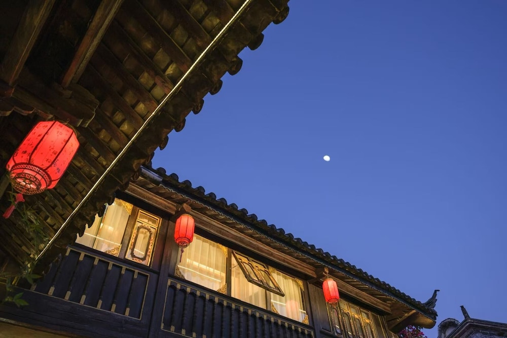 Yiyuan Snow Mountain View Historical Naxi House - Lijiang Old Town Mufu branch