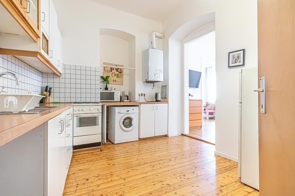 Affordable 2BR Apt Long Stay Stadthalle