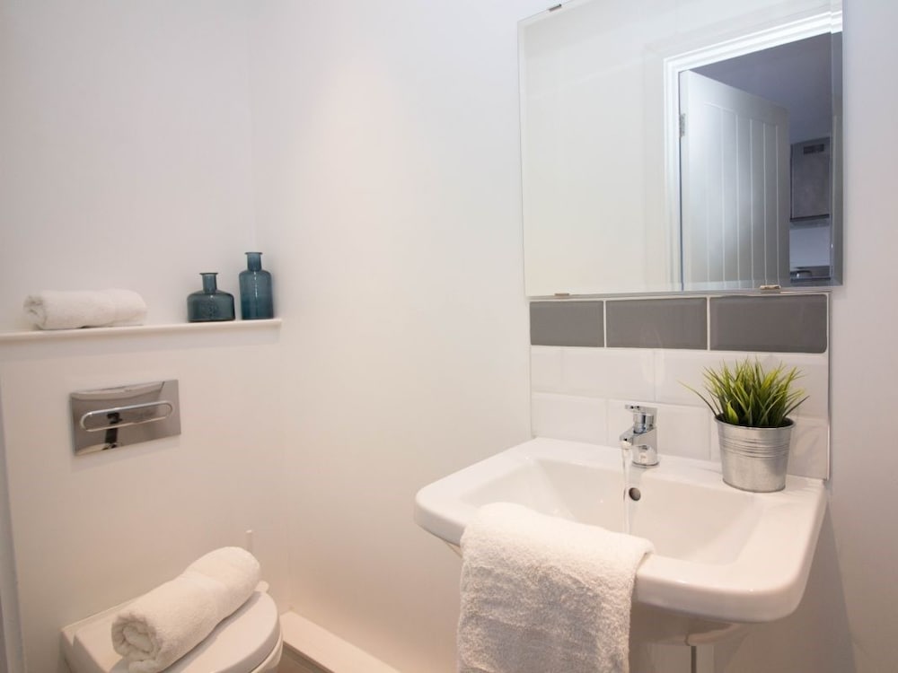 Beddoe Apartments