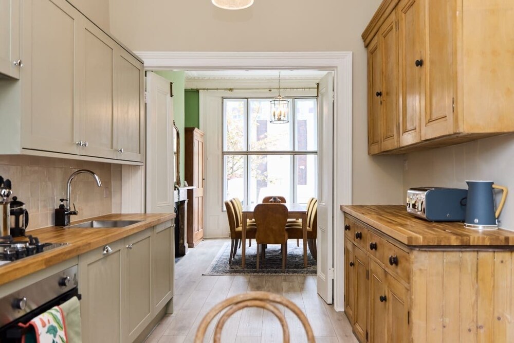 The Fulham Town House - Spacious 4BDR House with Garden