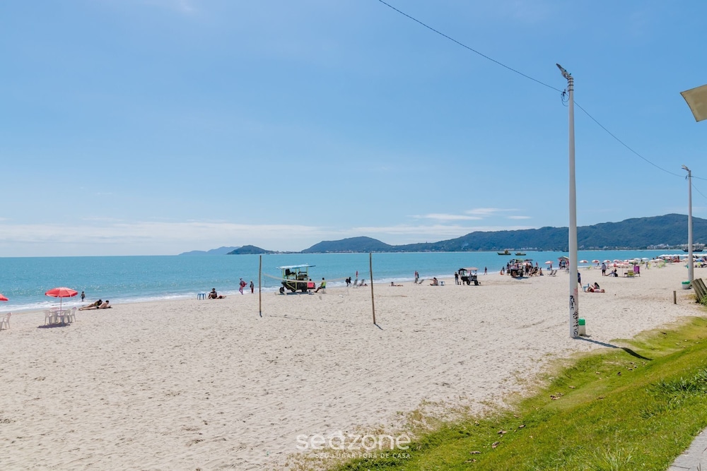 Great Beachfront Apartment Lbm306
