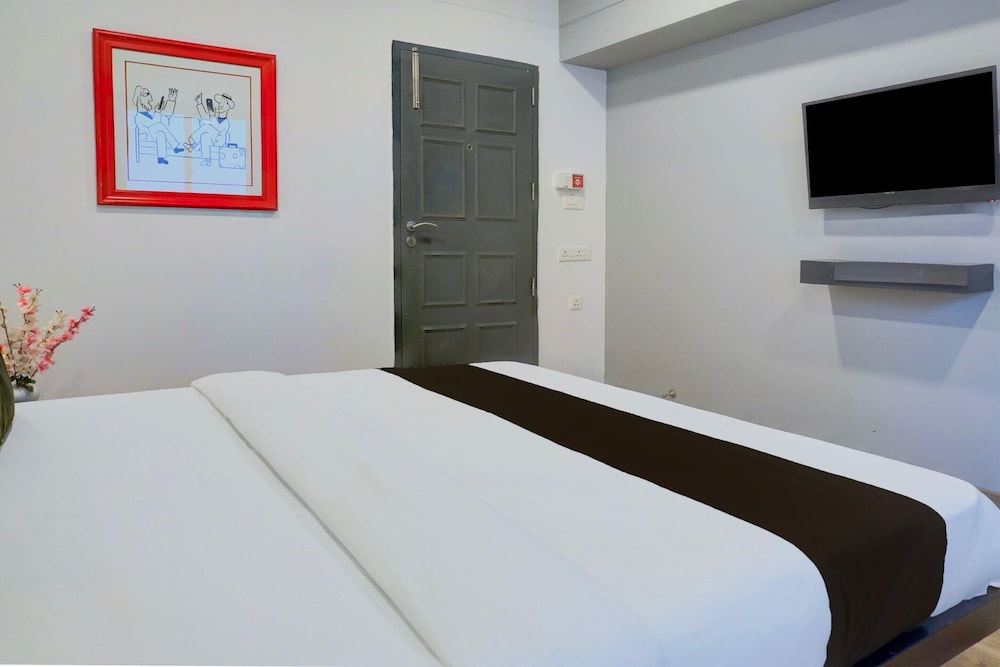 Cozy Deluxe Stays at Balewadi Pune