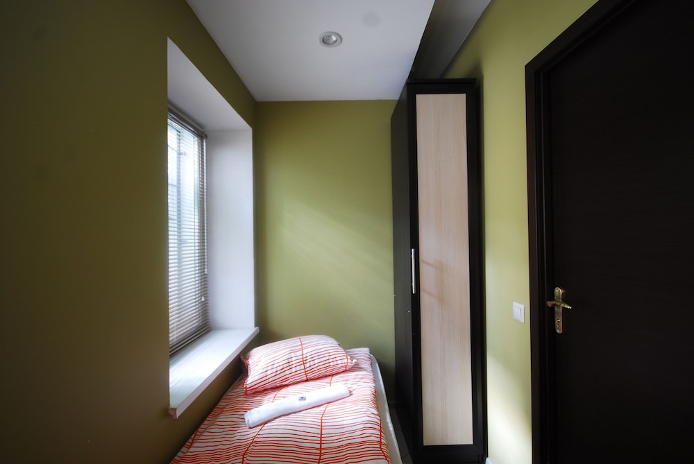 Landmark City Hotel - Hostel