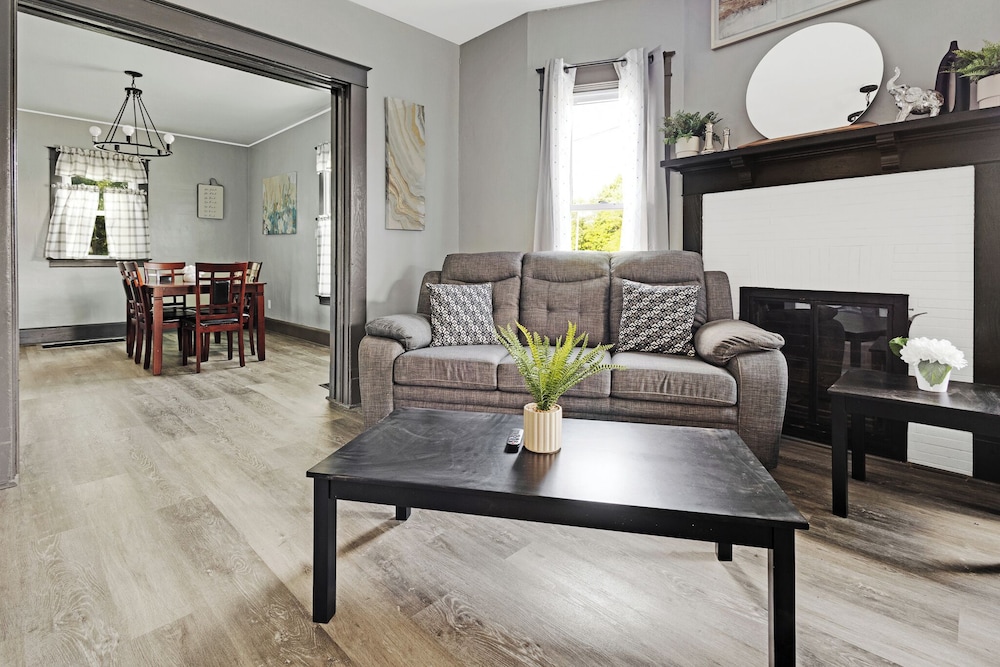 Comfortable 6Br 2Bath In The Heart Of Niagara Falls