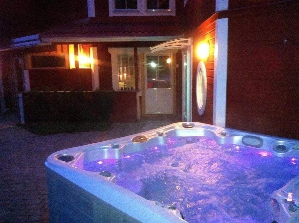 Photo 9