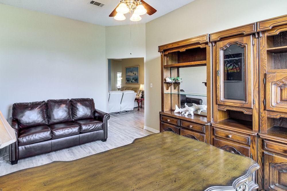 Outdoor Oasis: Group Getaway in Pensacola!