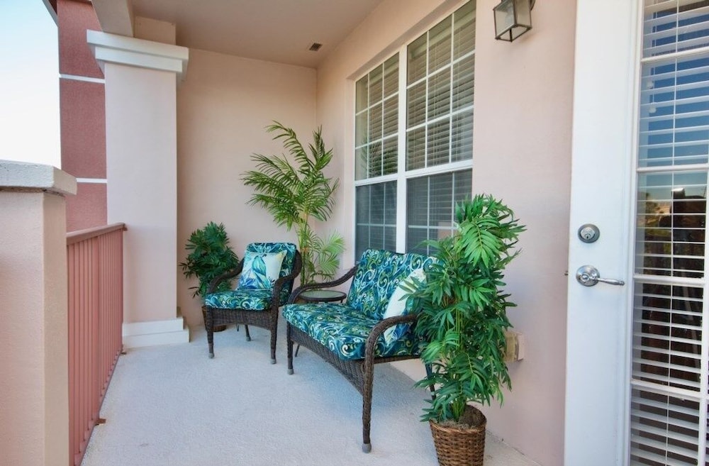 Vista Cay Epic. New! 3 Bedroom Condo by RedAwning