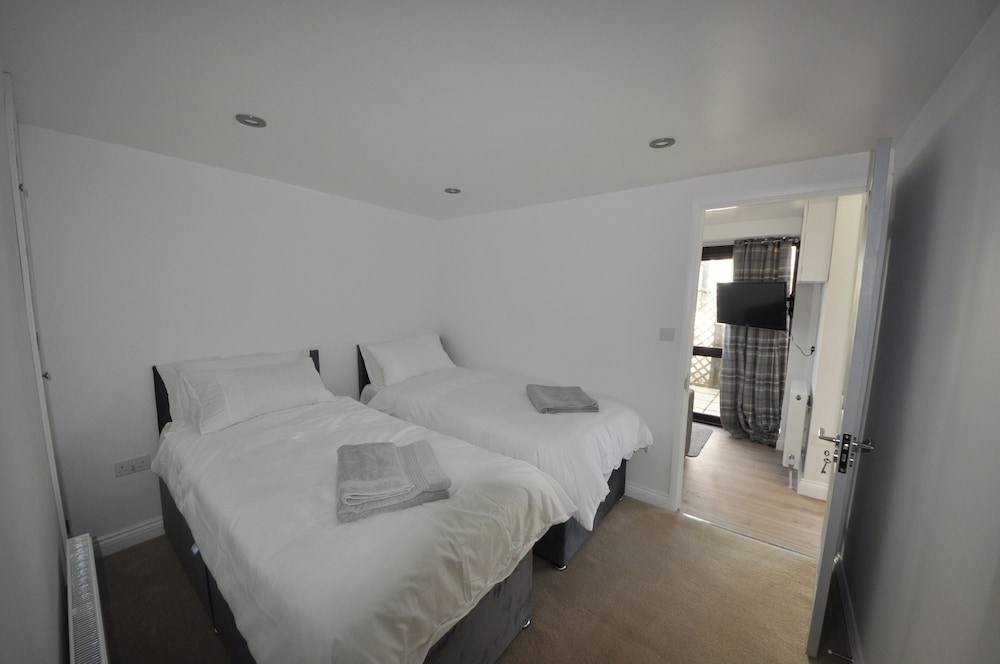 The Chalet is pet Friendly on a Farm Near Malvern