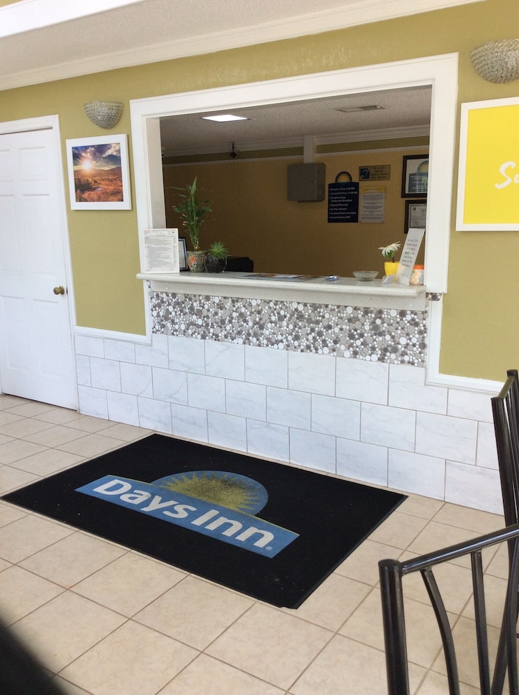 Days Inn by Wyndham Cornelia view 3