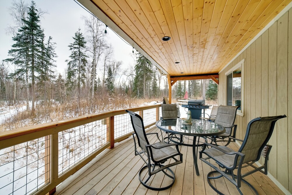 Denali Basecamp: Cozy Talkeetna Chalet w/ Fire Pit