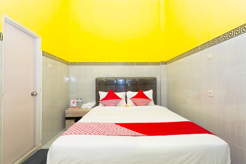OYO 1427 Azzahra Guest House Syariah view 4