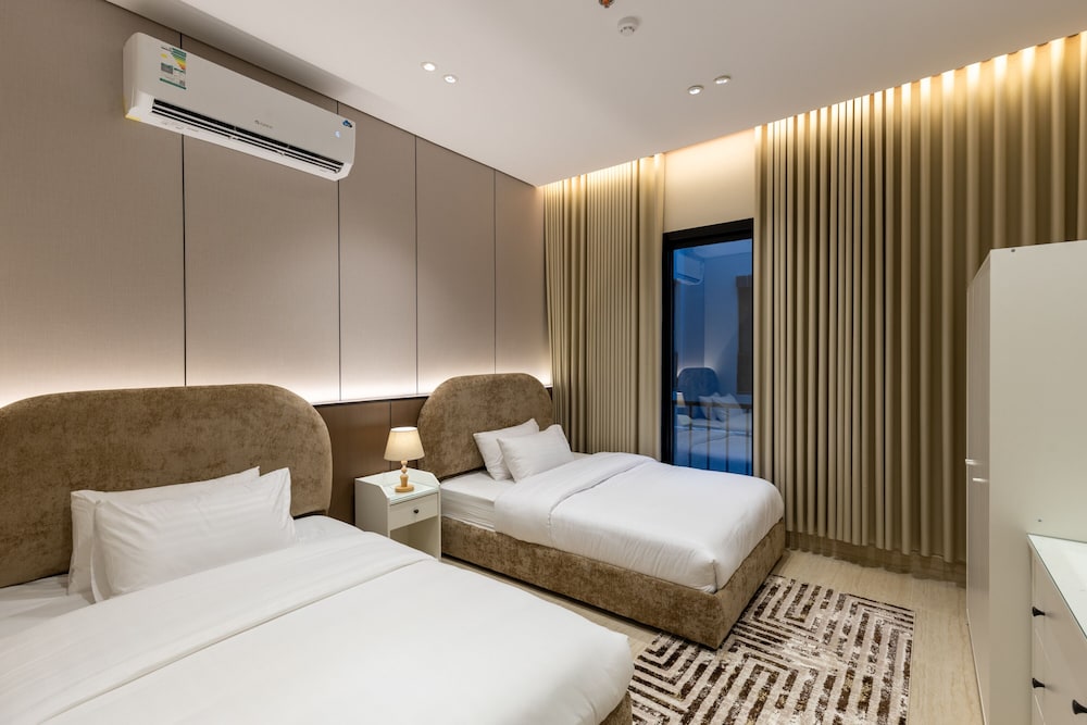Vibrant Two BR With Shared Garden in Almadinah