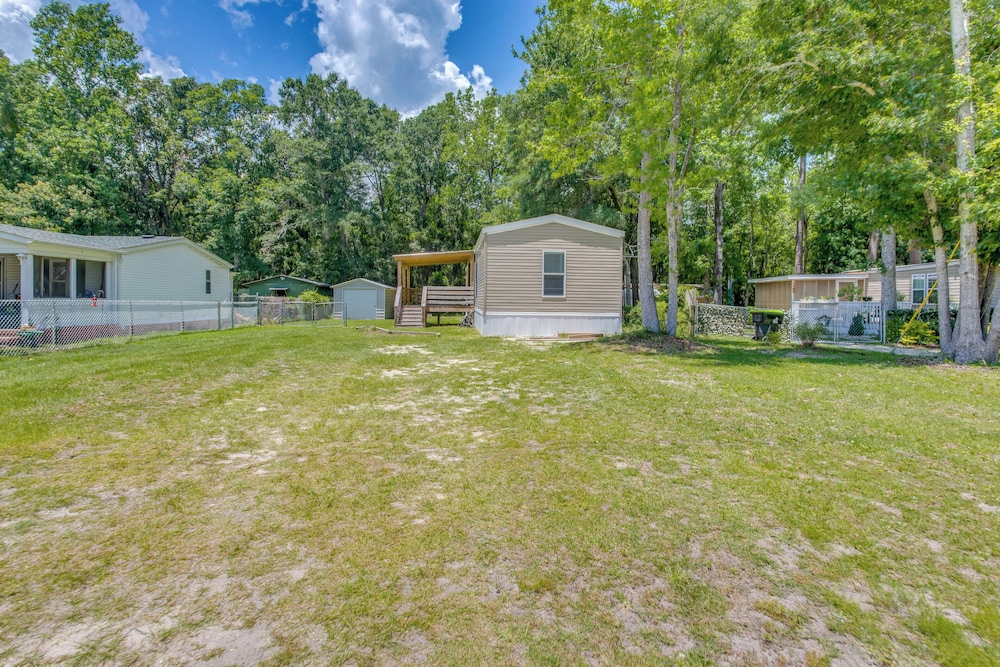 2 Mi to Ocean Isle Beach: Family Home w/ Deck!