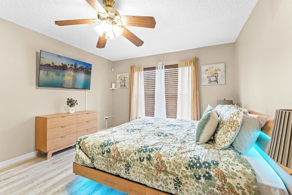 Jasmine Breeze Home for 12