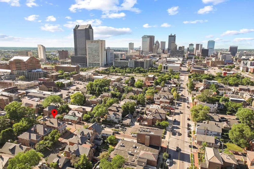 Short North Convention King Bed Parking Free