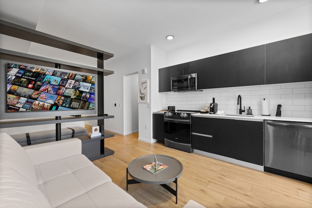 High-Floor Studio with Incredible Views