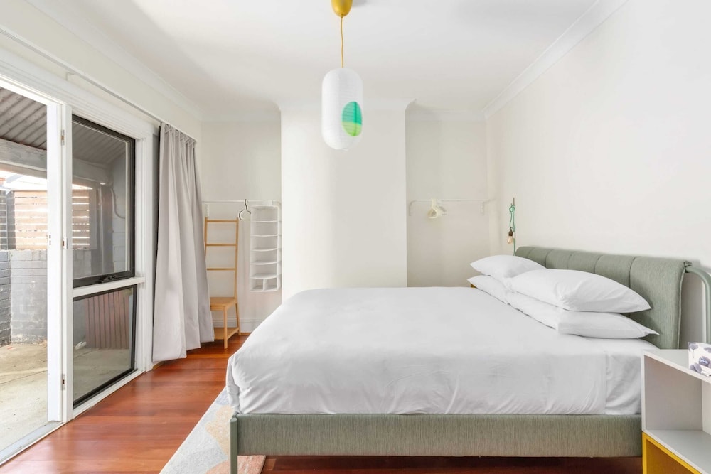 Stylish 2-bed Cottage in Trendy Erskineville