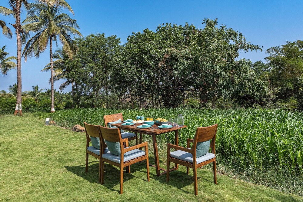 Cosmicstays Joshet Farmstay