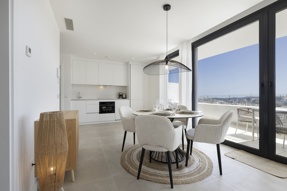Modern Luxury Suite With Terrace in Higueron