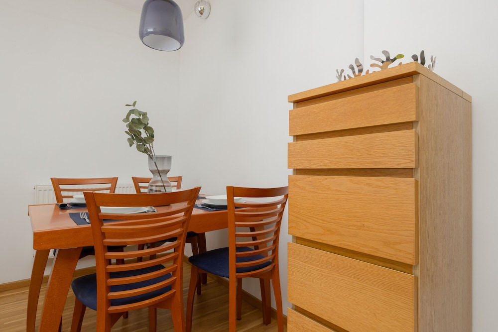 Sunny Heart of Warsaw by Renters