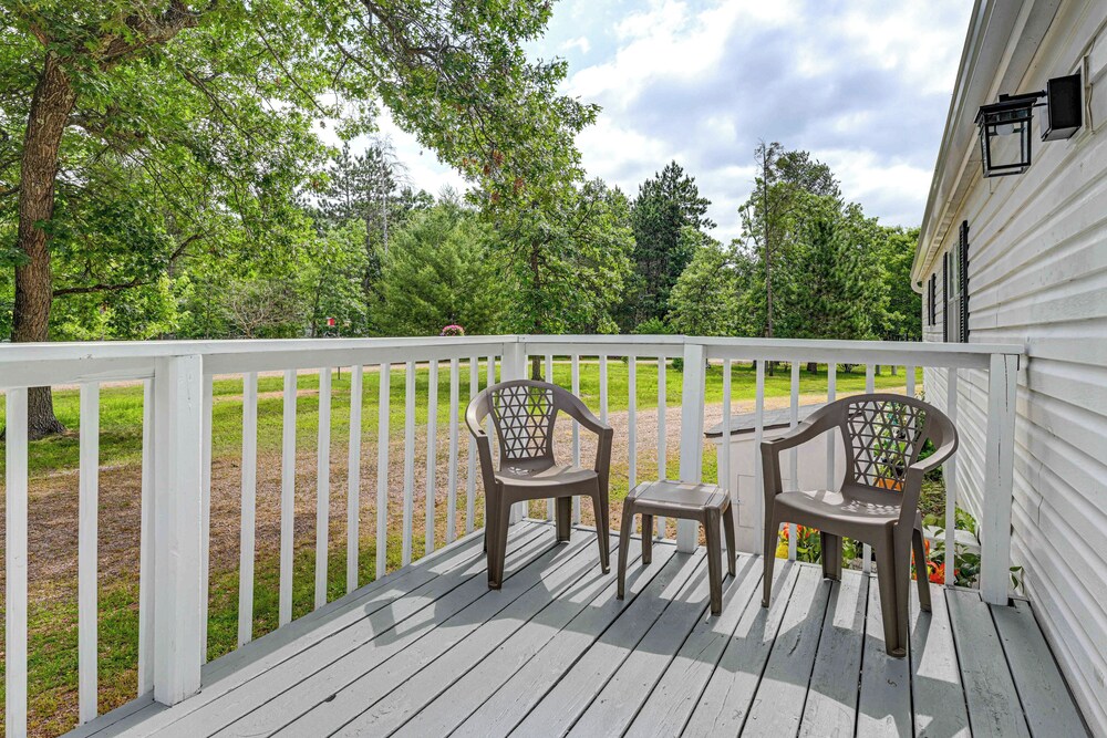 < 5 Mi to 5 Golf Courses: Home in Lake Arrowhead