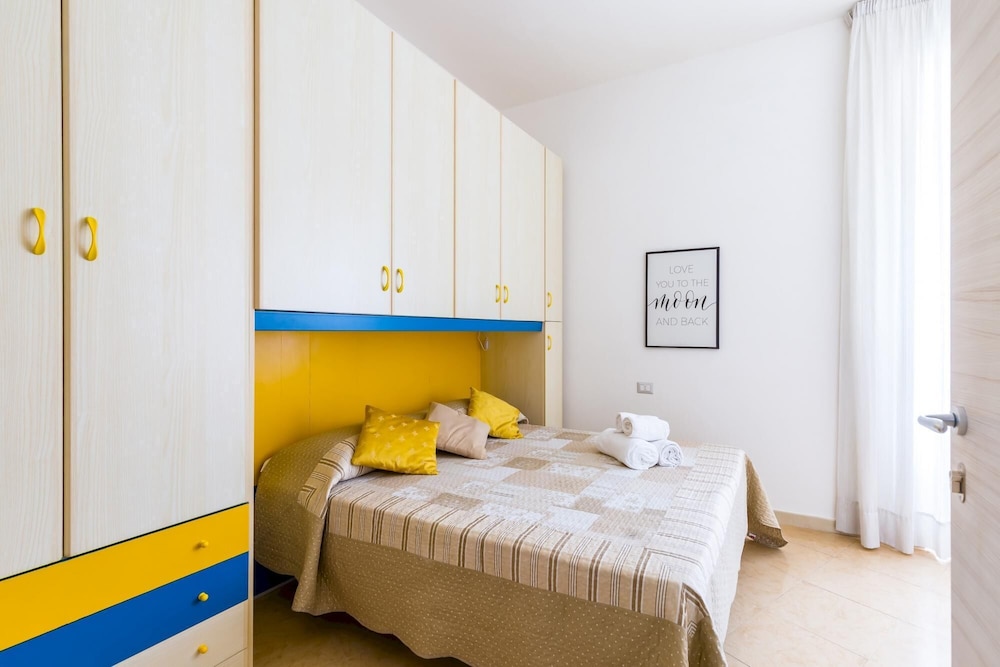 Emanuele III - 4 Bedroom Apartment