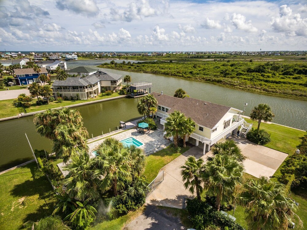 Luna Mar by Ryson Vacation Rentals
