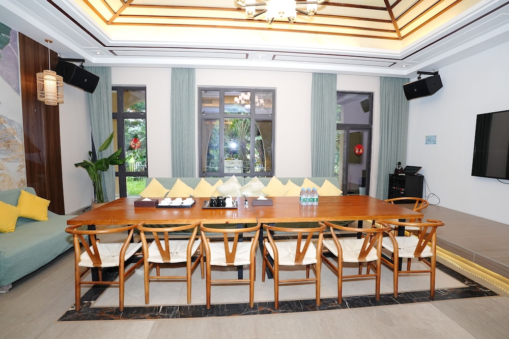 Huizhou Hazens East Resort