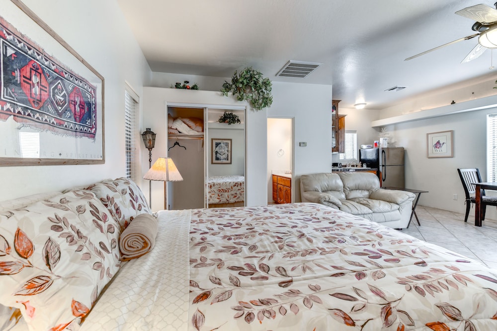 4 Mi to San Tan Mtn Trails: Arizona Studio! view 3