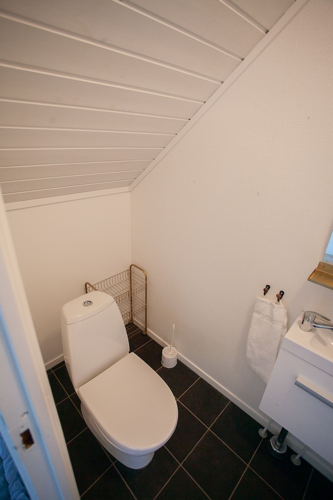 3BR - Townhouse - Free Parking -Tórshavn view 5
