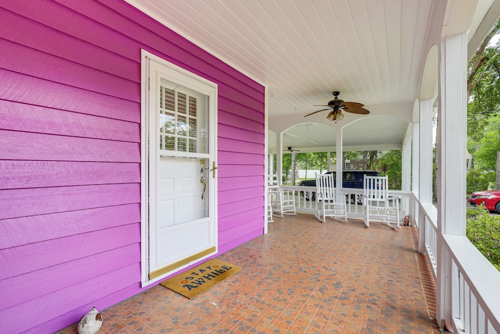 Home 1 Mi to Dtwn Conway: Great for Beach Days!