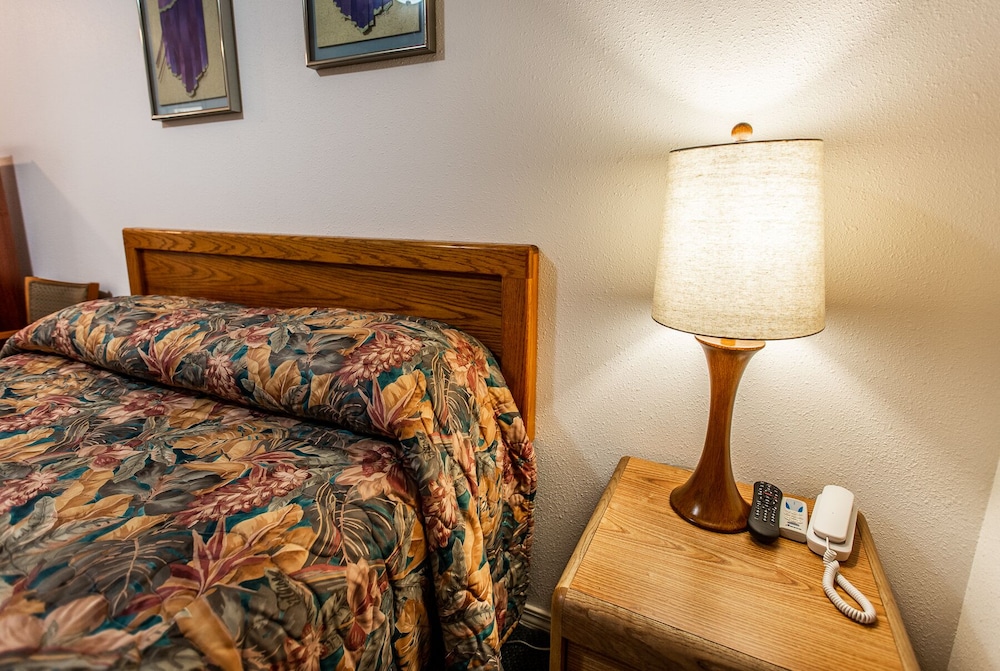 Autzen Inn view 4