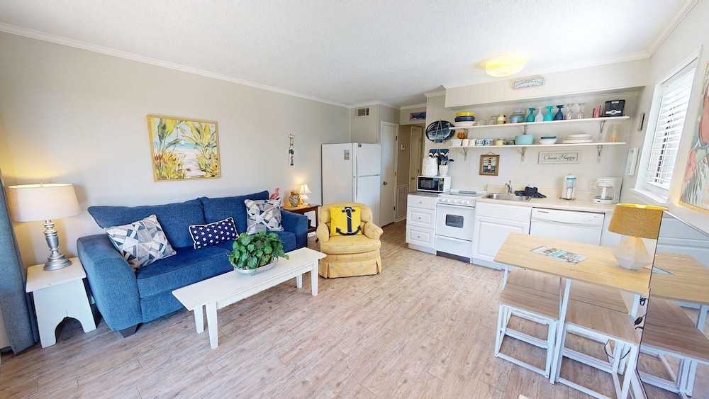 Beach Racquet B by Tybee Vacation Rentals