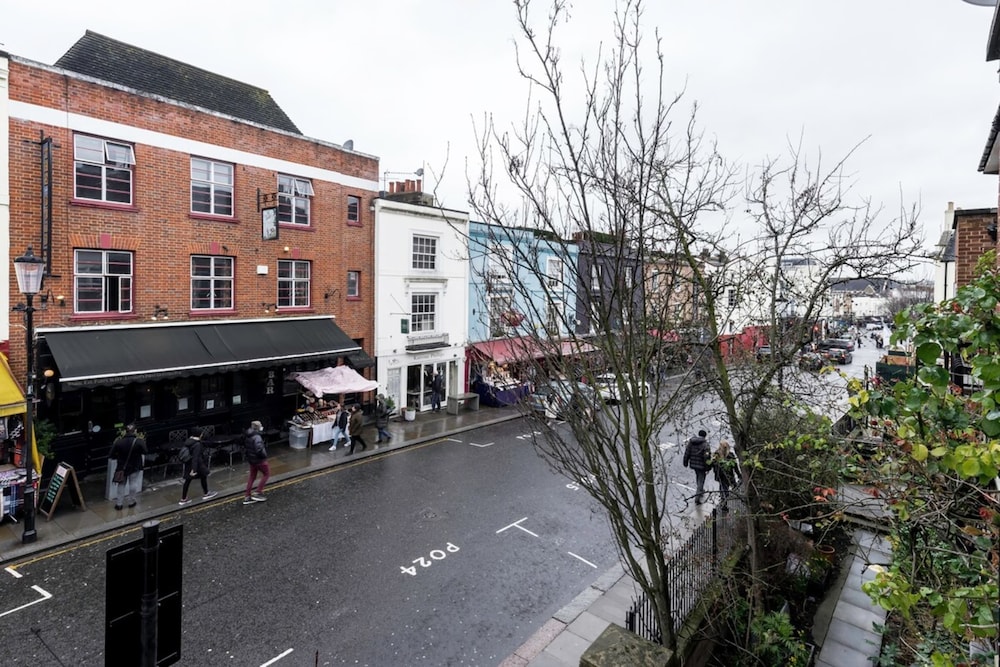 3 Bedroom Apartment on Portobello Road in Notting Hill