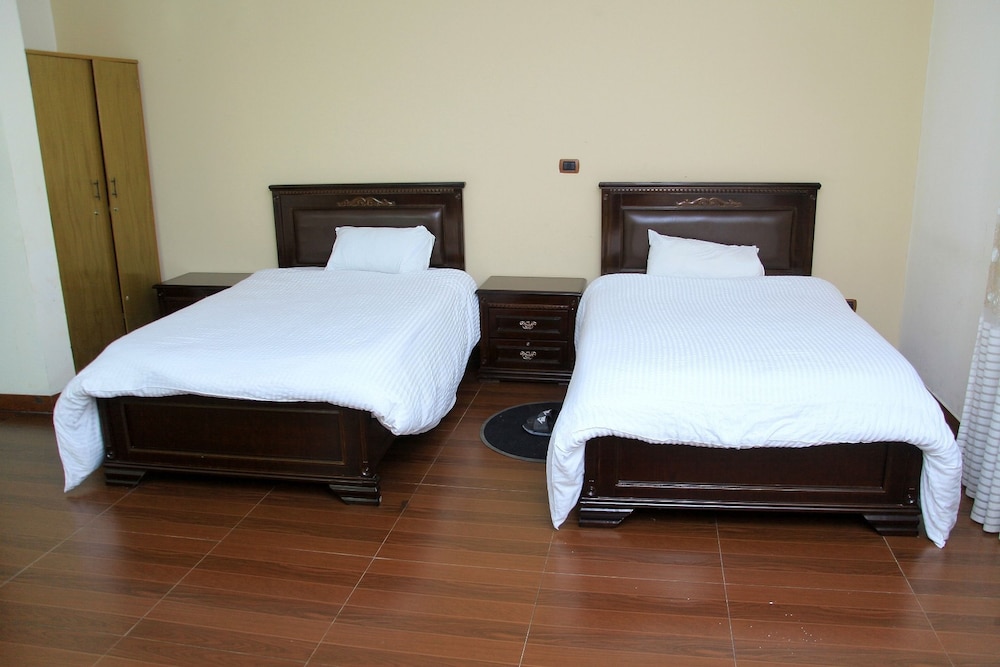 Bnow Hotel
