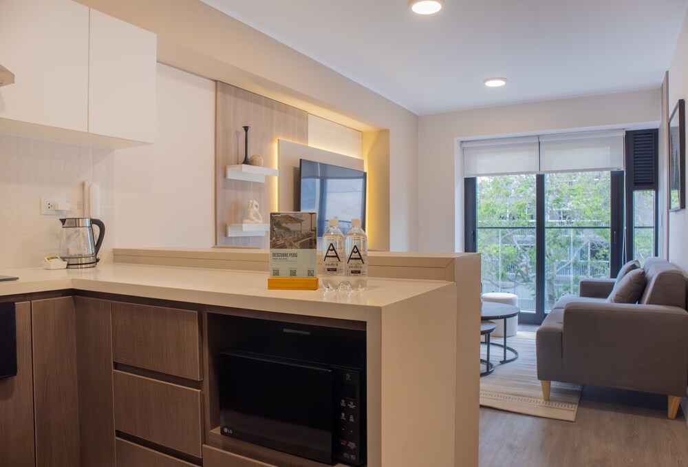 w Bright 1BR w Balcony in Miraflores
