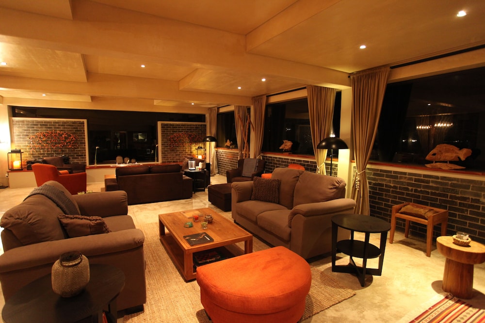 Pelican Point Lodge