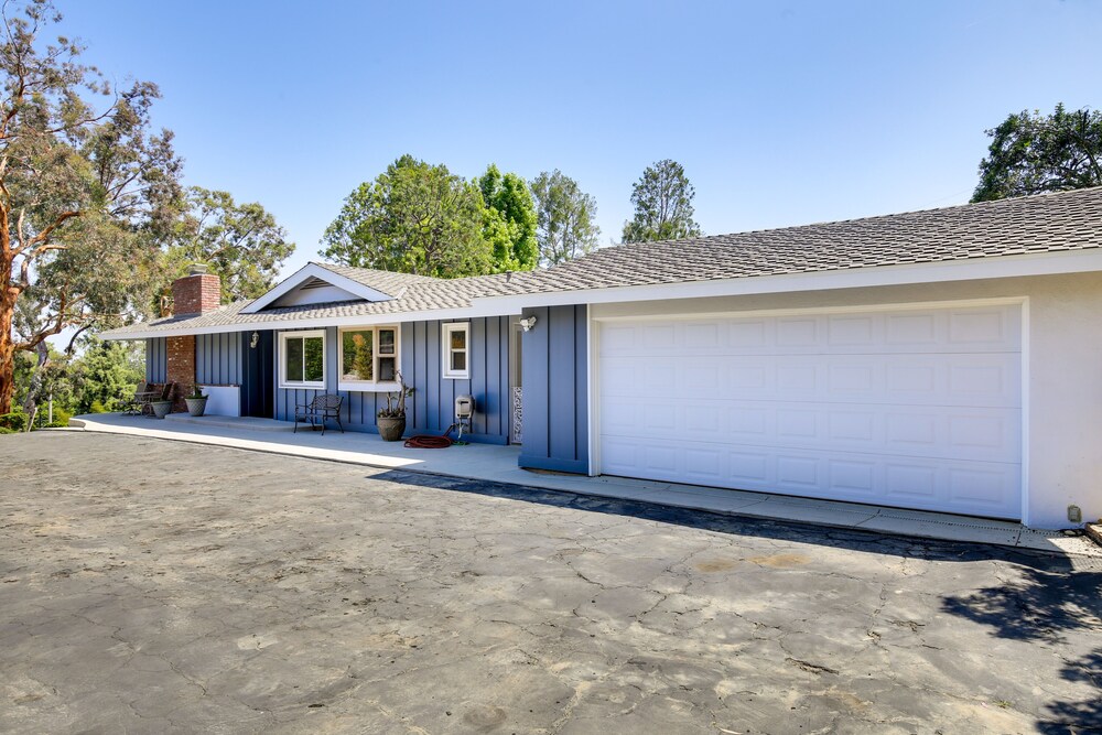 Whittier Vacation Rental: Close to Hiking Trails! view 4