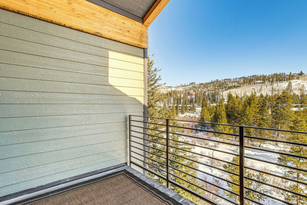 3 Mi to Winter Park Resort: Mtn-view Haven!