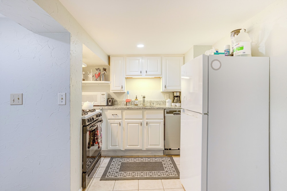 Denver Retreat in Cherry Creek: Walk to Dining!