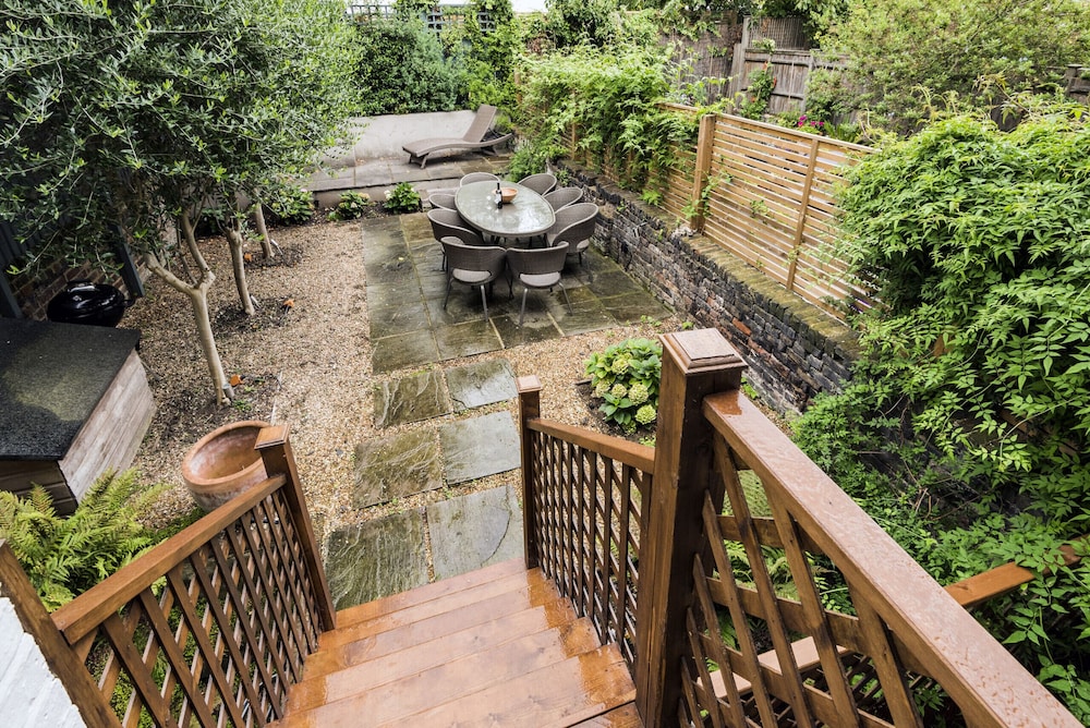 outdoor bbq area